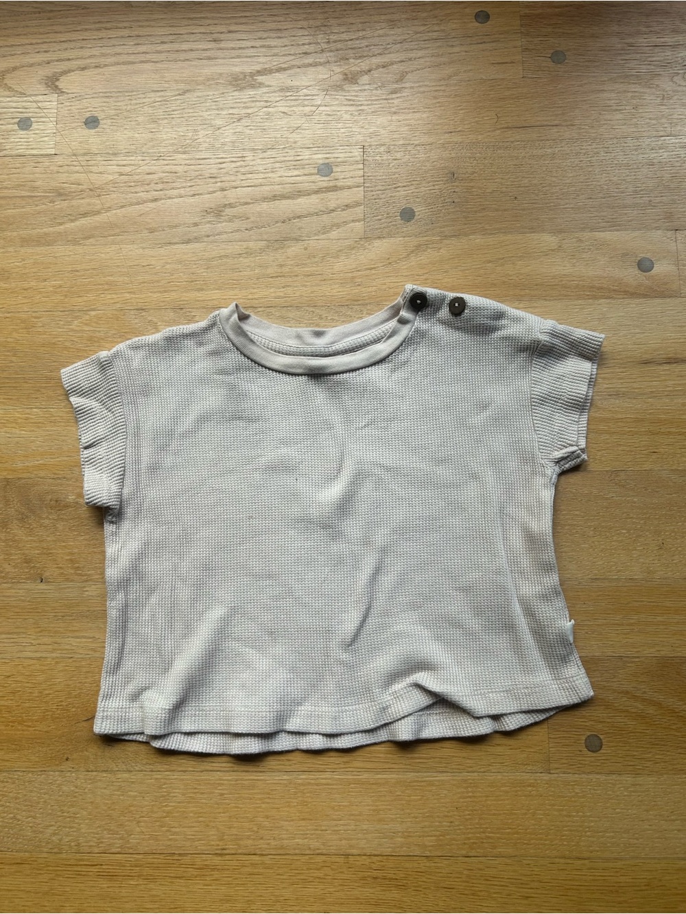 Nui Short-Sleeve Waffle Tee in Light Beige